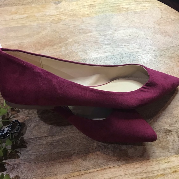 Circus by Sam Edelman Burgundy Suede Flat Shoes - Picture 2 of 6